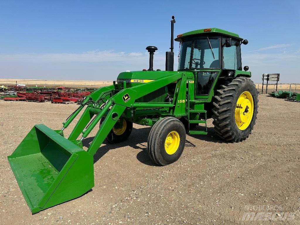 John Deere 4230 Tractoare