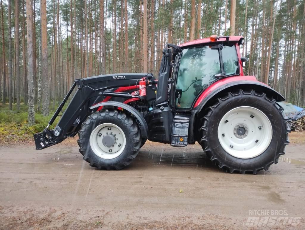 Valtra T234 Active Tractoare