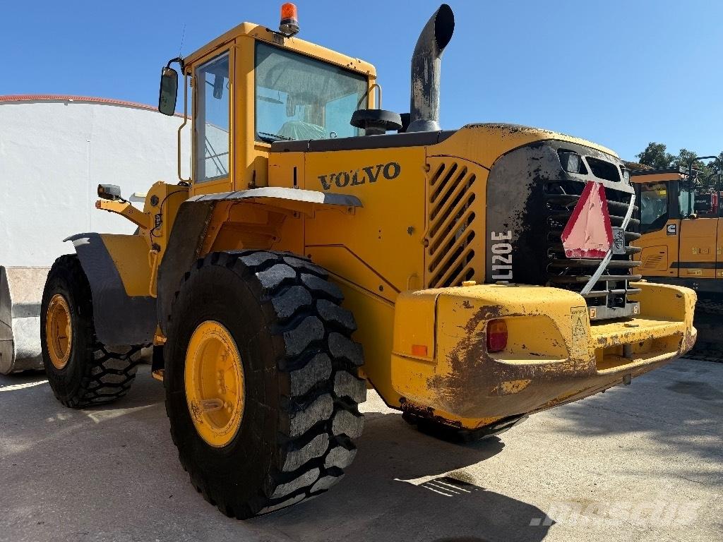 Volvo L 120 E Incarcator pe pneuri