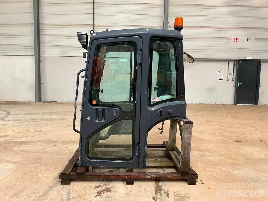 Kubota U 48-4 / U 55-4 Cabine si interior