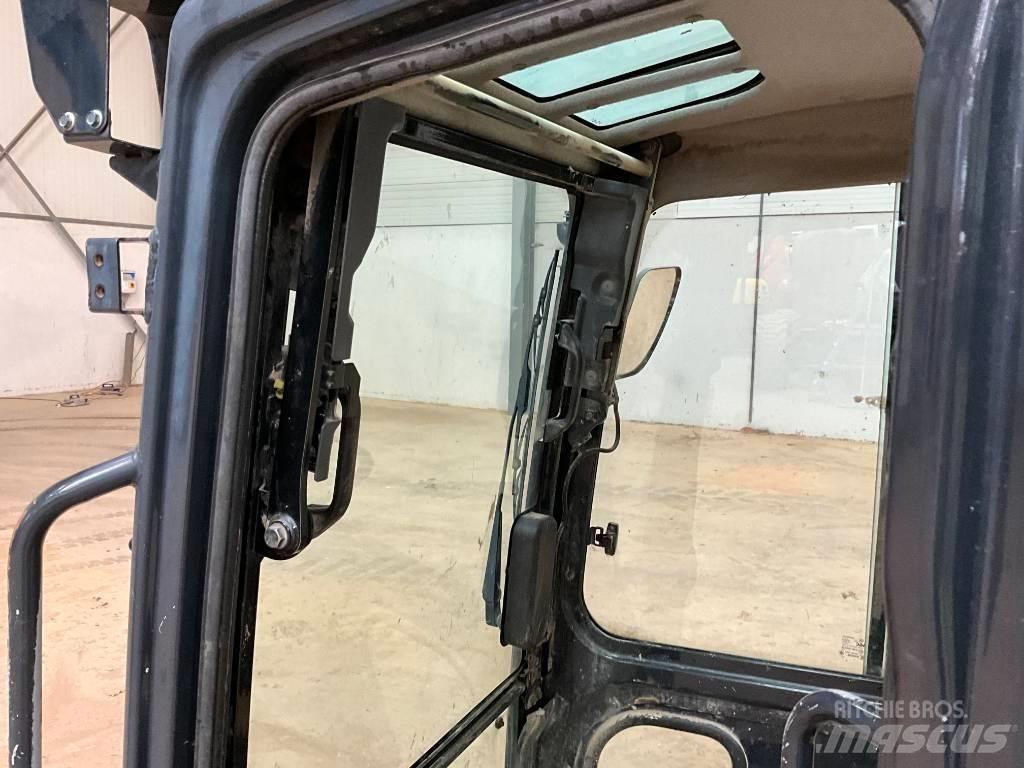 Kubota U 48-4 / U 55-4 Cabine si interior