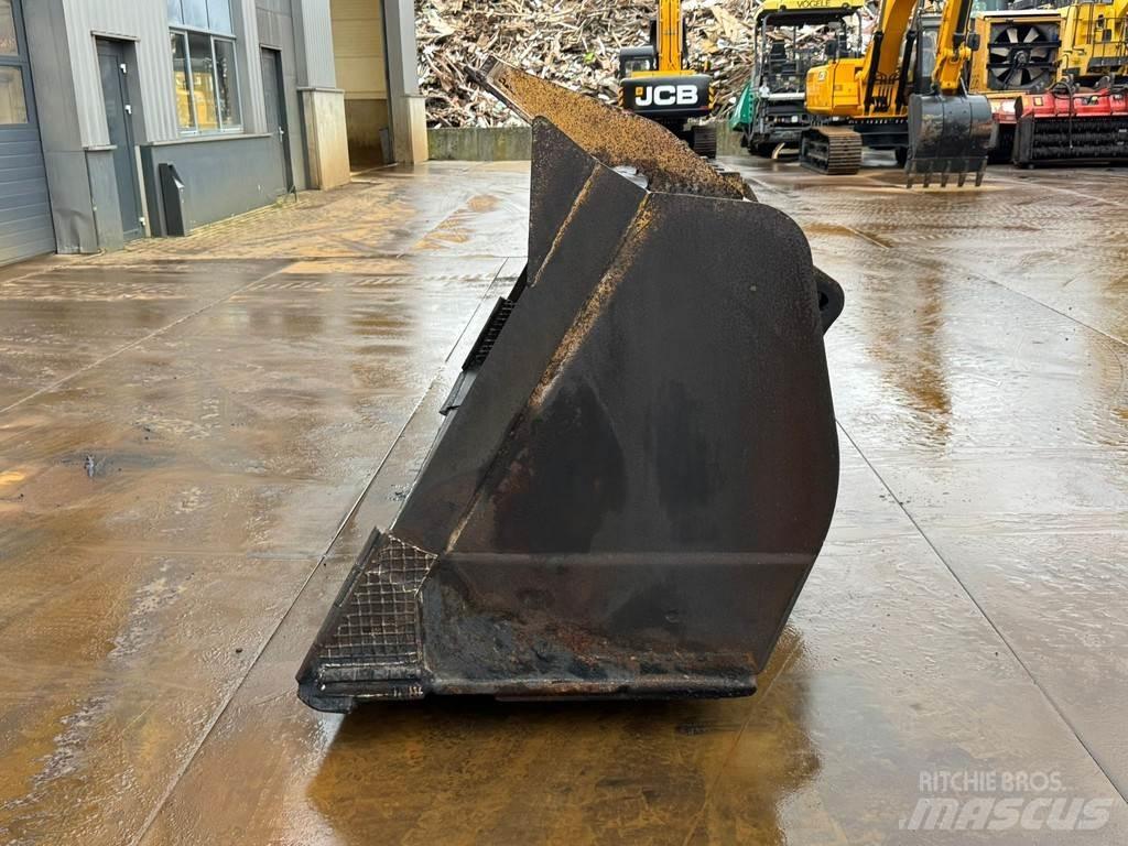 CAT Bucket CAT 980 Pistoane
