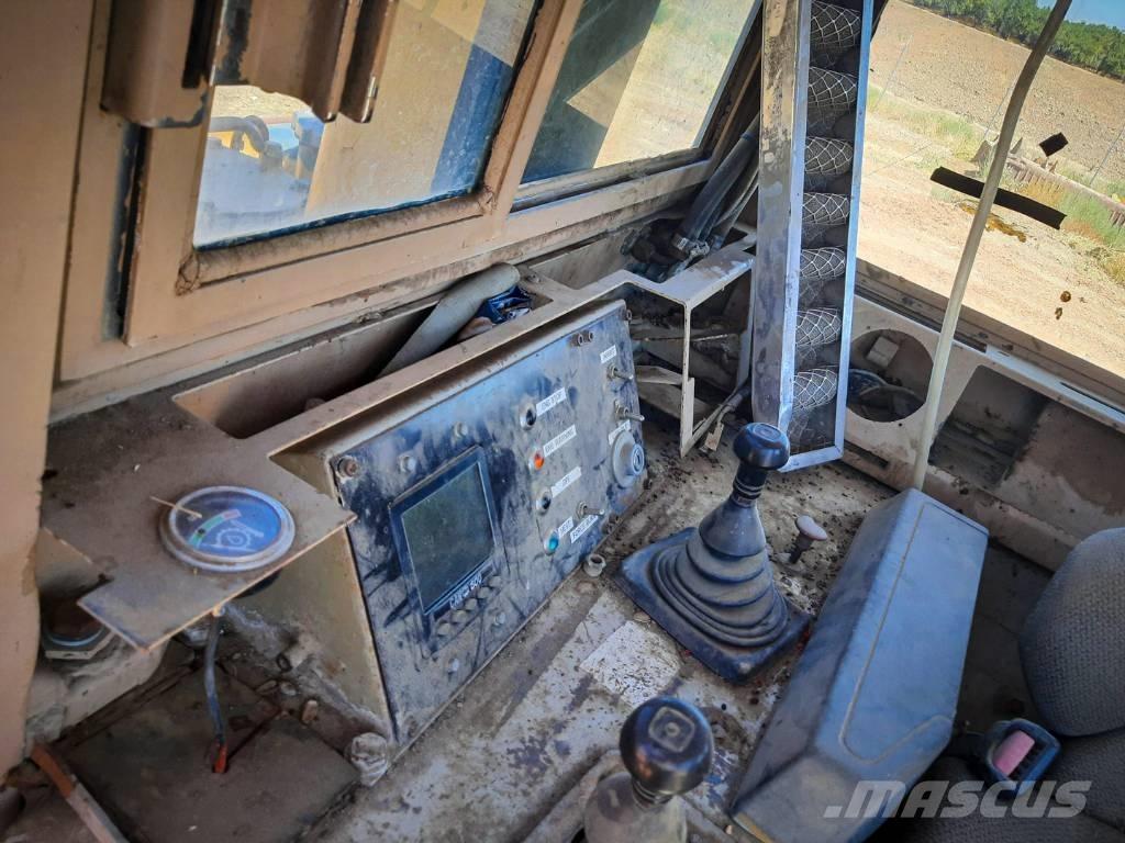 Komatsu D 375-1 Buldozere pe senile