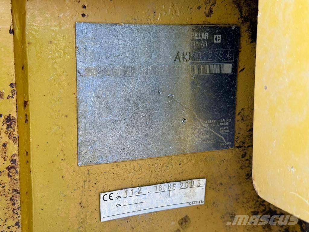 CAT D6N XL Buldozere pe senile