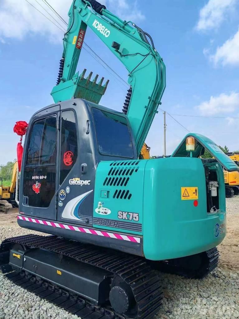 Kobelco SK 75 Excavatoare pe șenile
