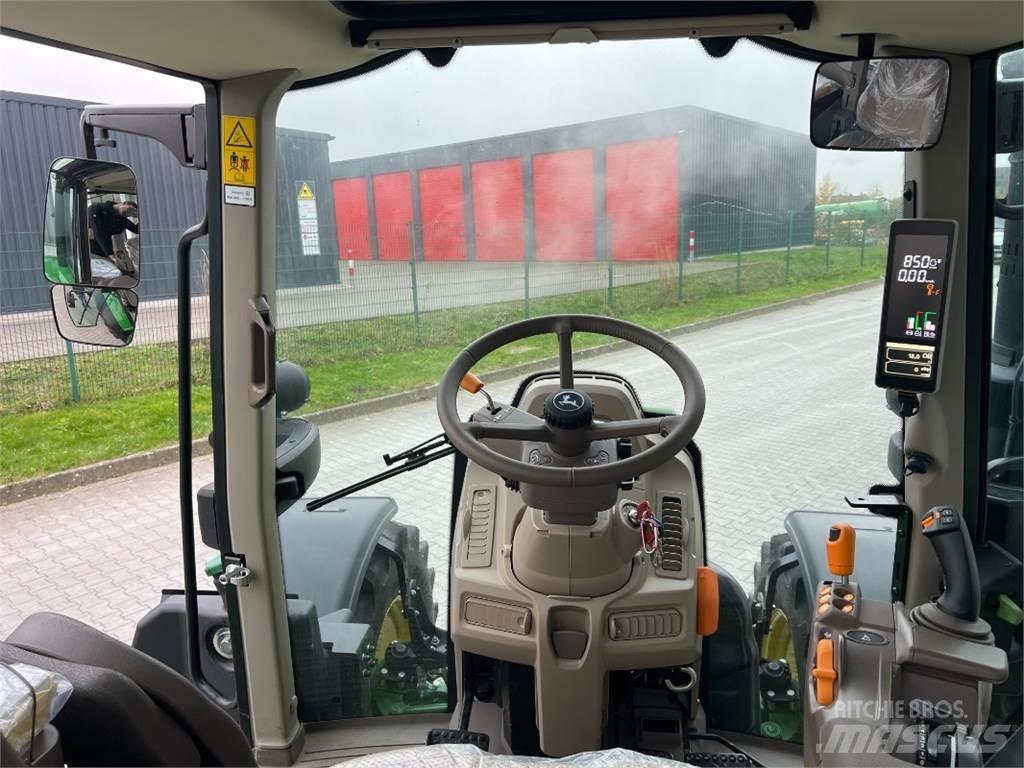 John Deere 6120M Tractoare