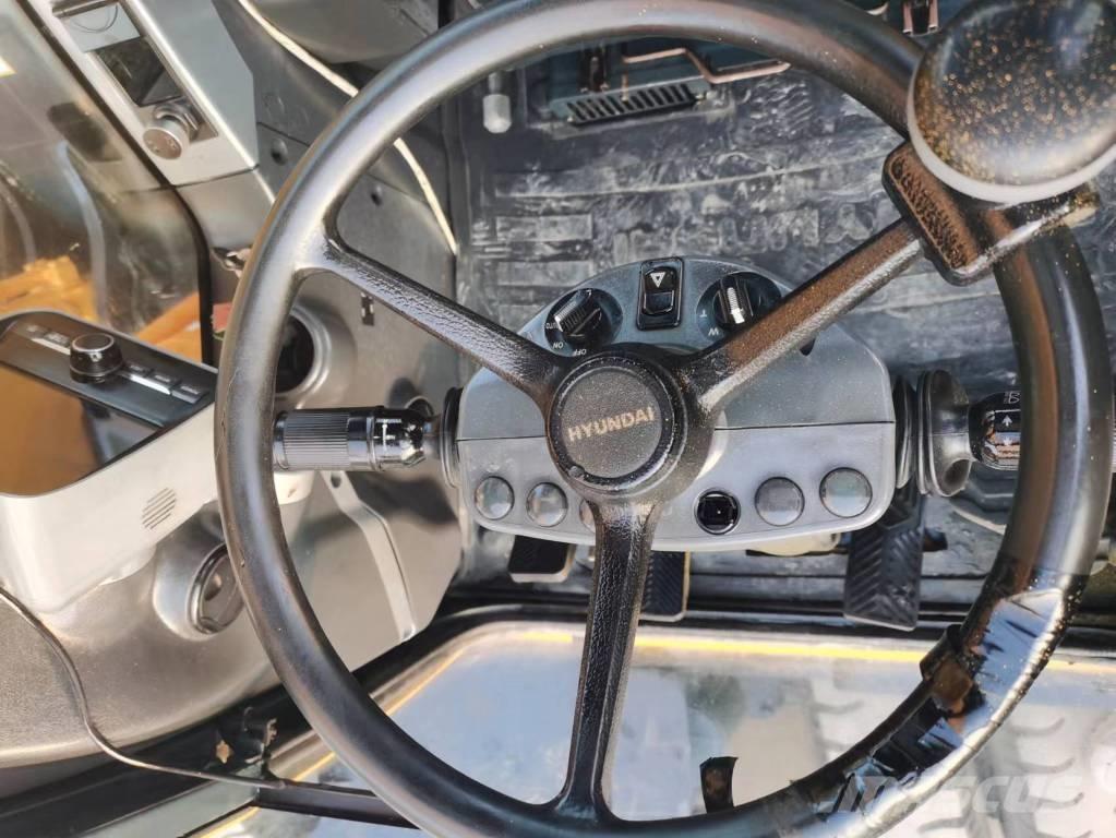 Hyundai R210W-7 Excavatoare cu roti