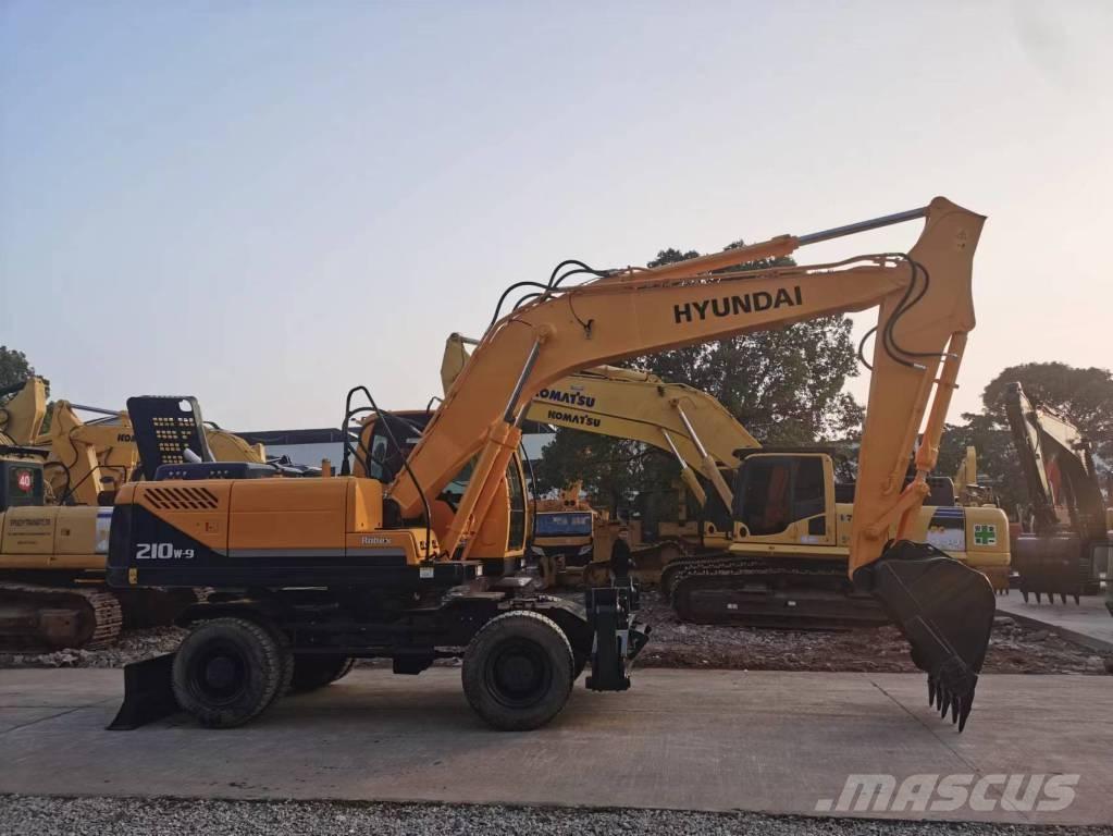 Hyundai R210W-7 Excavatoare cu roti