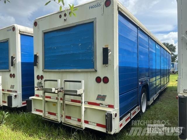 Mickey 16 BAY Remorci transport bauturi