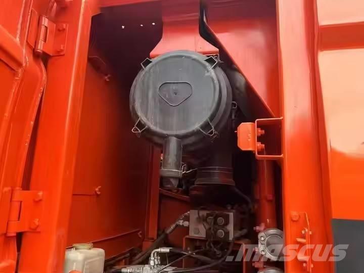 Doosan DX 225 LC Excavatoare pe șenile
