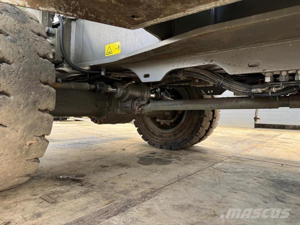 Sennebogen 825M E Paleta de manipulare