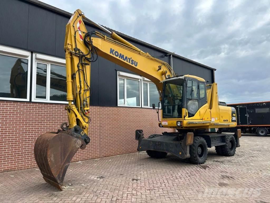 Komatsu PW200 Excavatoare cu roti