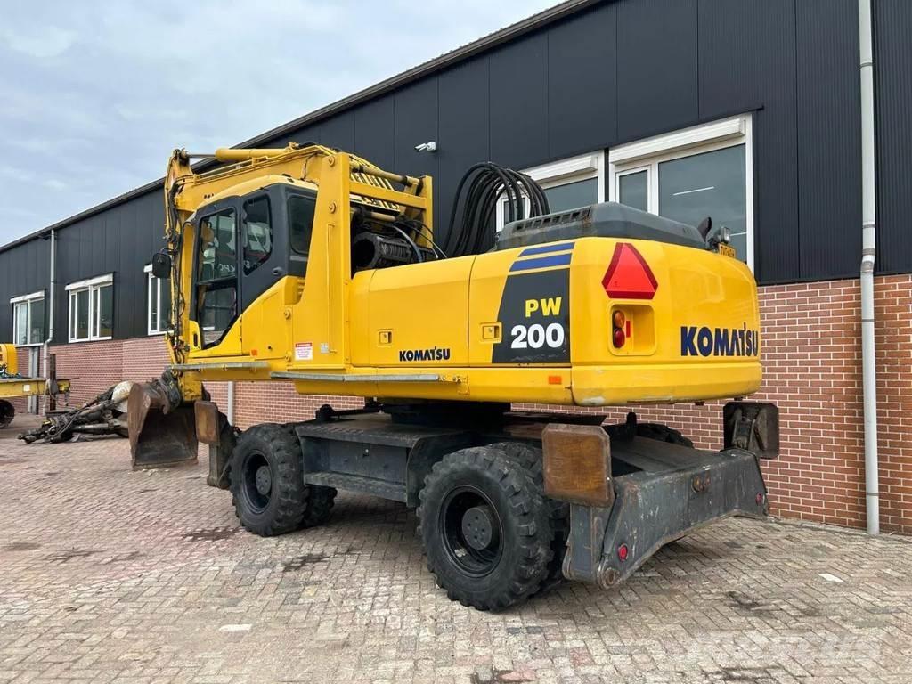 Komatsu PW200 Excavatoare cu roti