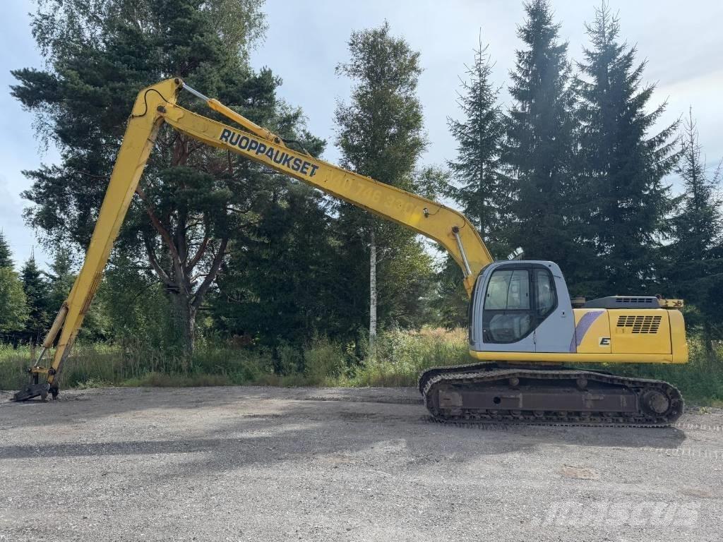 New Holland E 215 Excavatoare cu brat lung