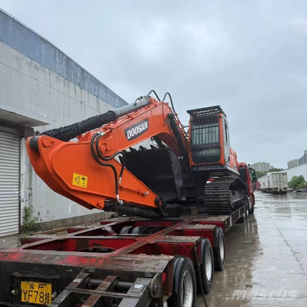 Doosan DX 225 LCA Excavatoare pe șenile

