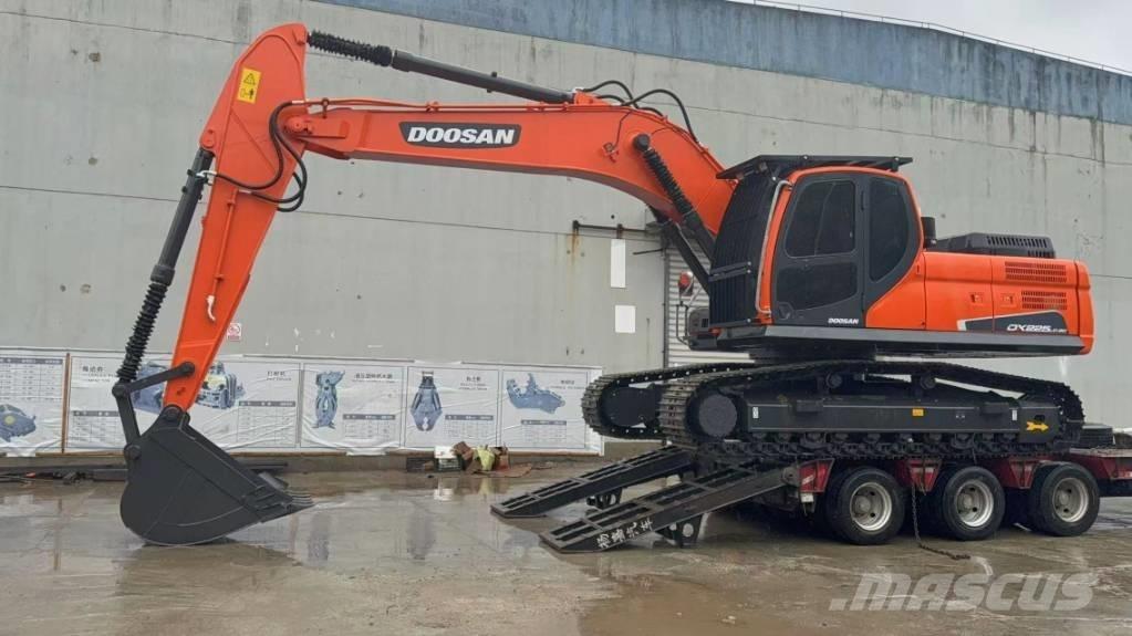 Doosan DX 225 LCA Excavatoare pe șenile
