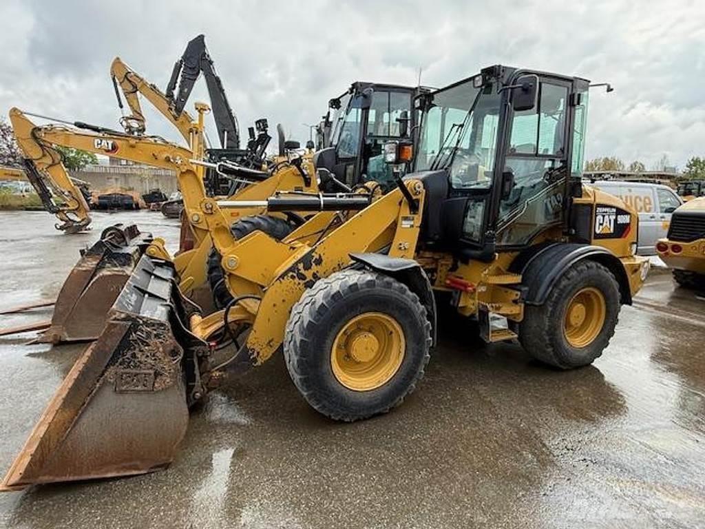 CAT 908M Incarcator pe pneuri