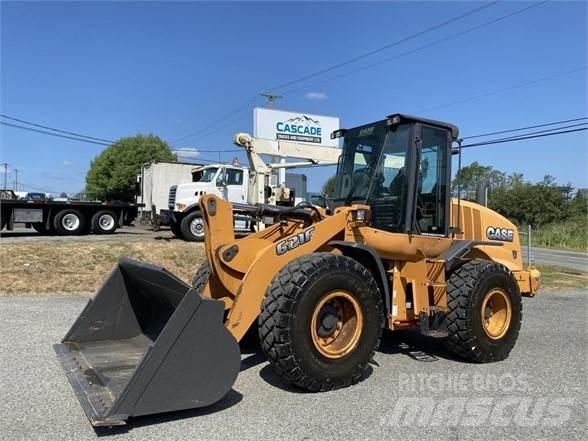 CASE 621F Incarcator pe pneuri