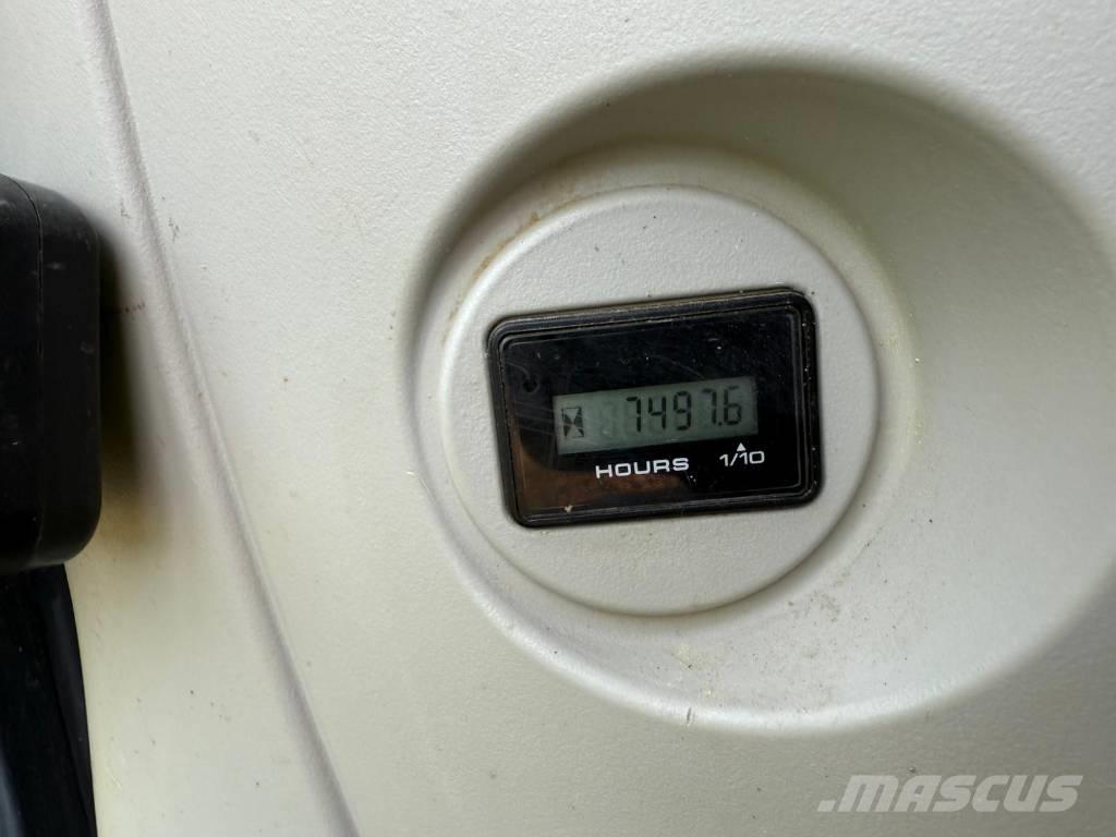 Kobelco SK 210 LC Excavatoare pe șenile
