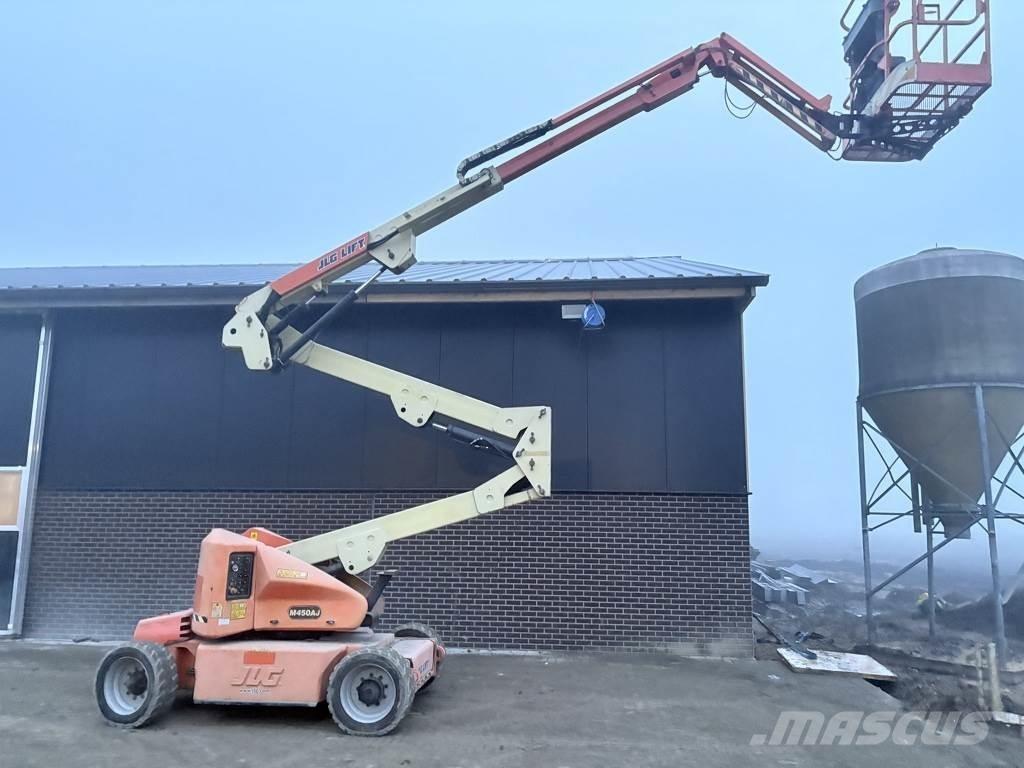 JLG 450aj Nacele cu brat articulat