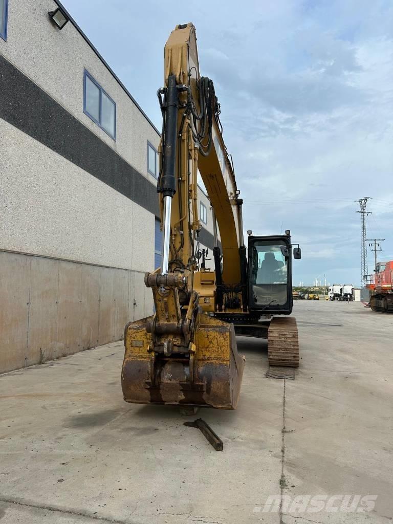 CAT 323 D LN Excavatoare pe șenile
