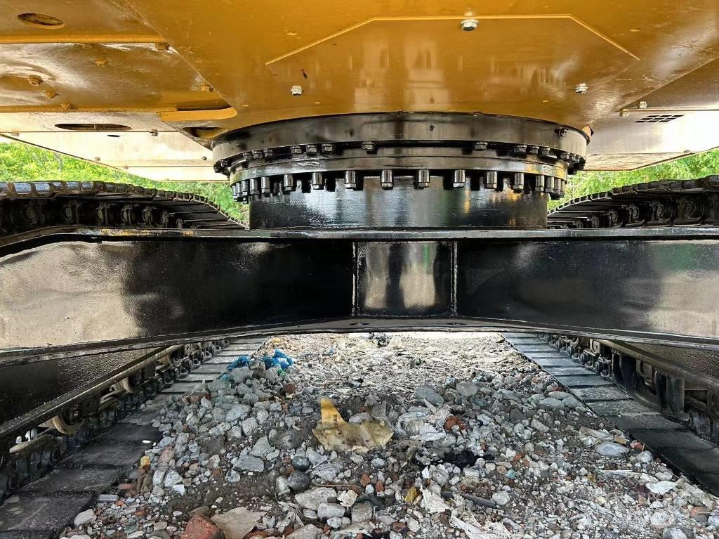 CAT 320 D2L Excavatoare 7t - 12t
