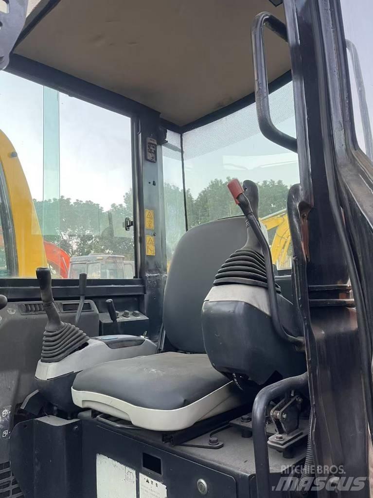 Komatsu PC 30 Excavatoare pe șenile

