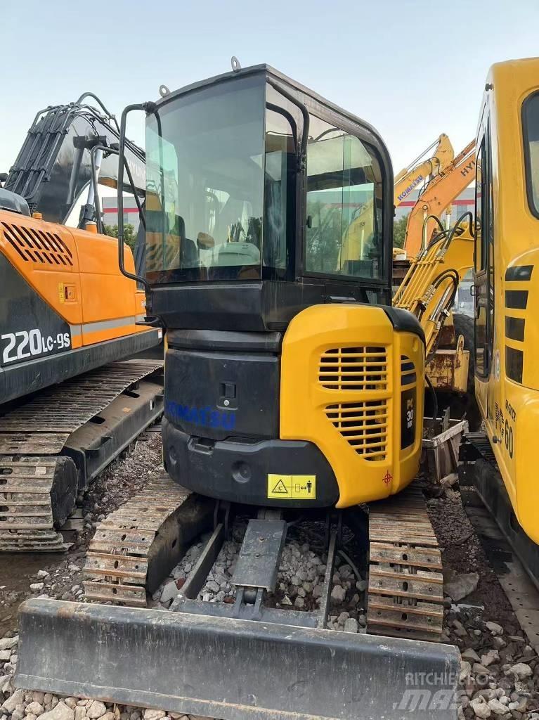 Komatsu PC 30 Excavatoare pe șenile
