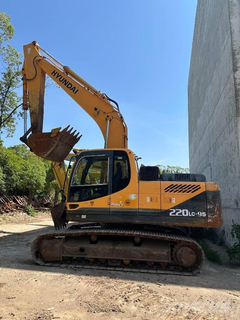 Hyundai 220LC-9S Excavatoare pe șenile
