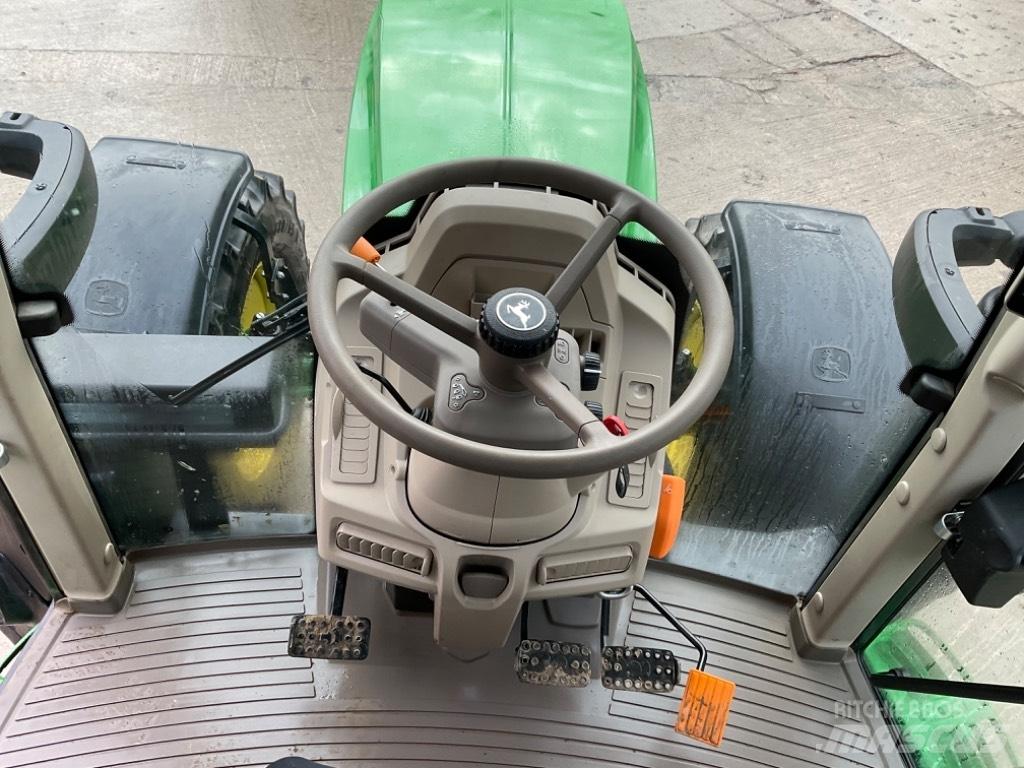 John Deere 6130 M Tractoare