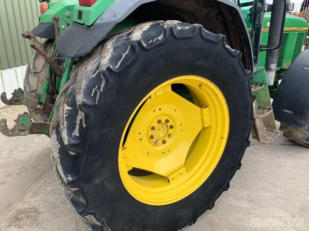 John Deere 6800 Tractoare