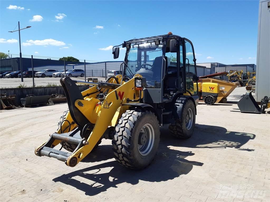 Wacker Neuson WL52 Incarcator pe pneuri