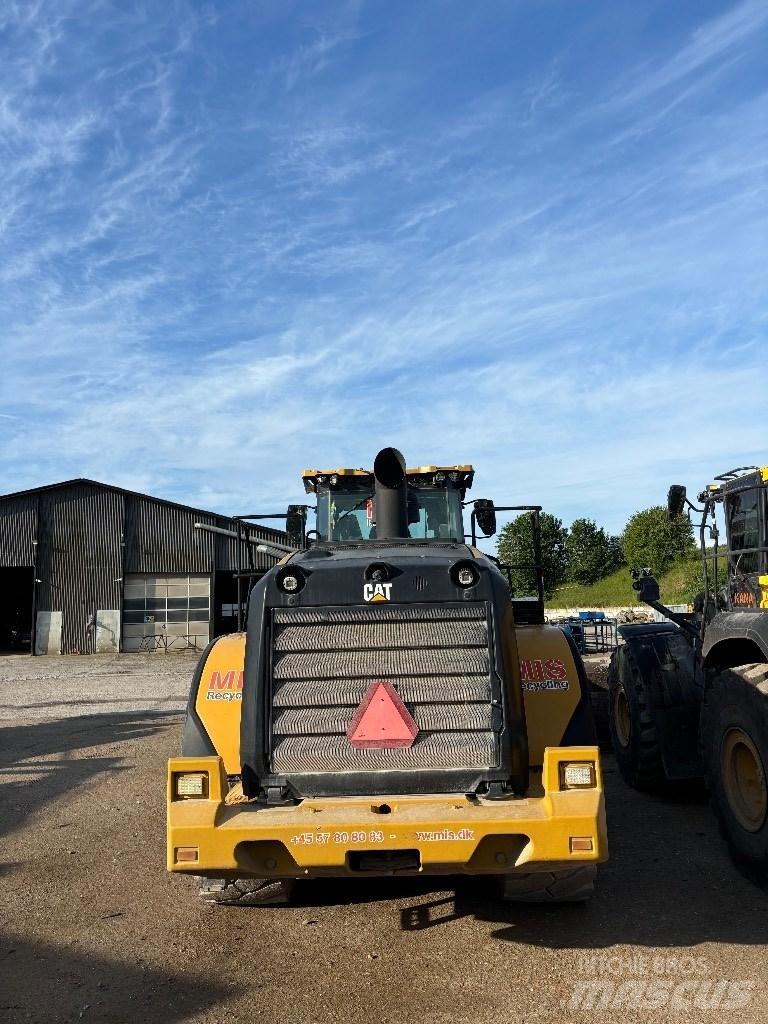 CAT 966m Incarcator pe pneuri