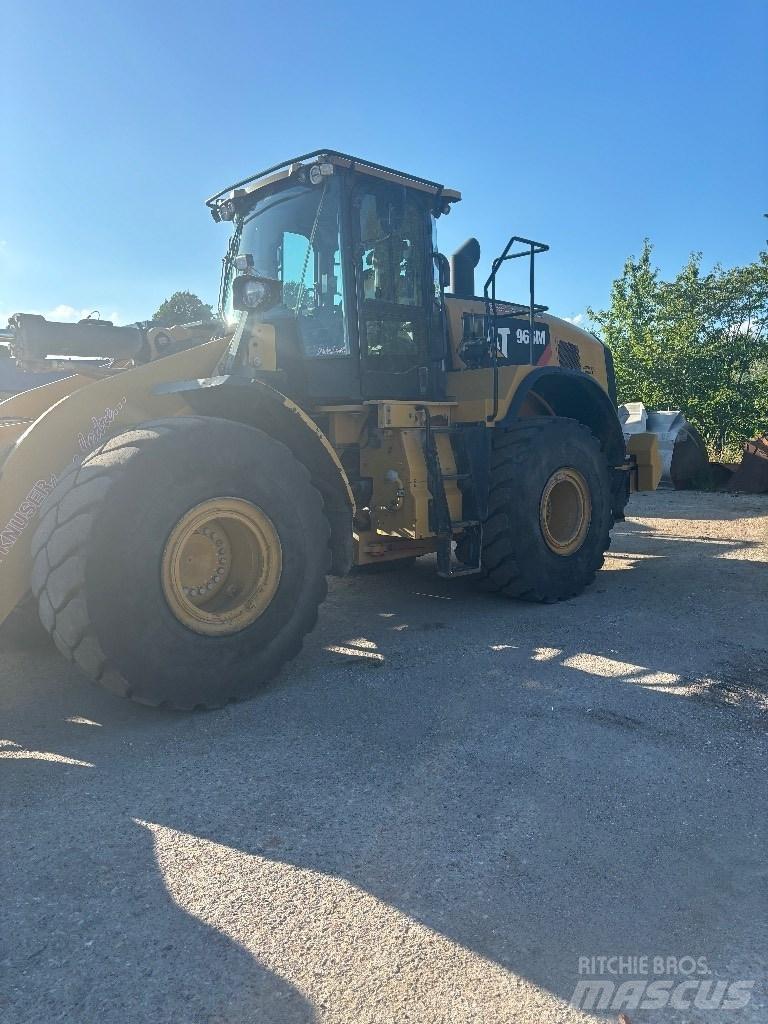 CAT 966m Incarcator pe pneuri