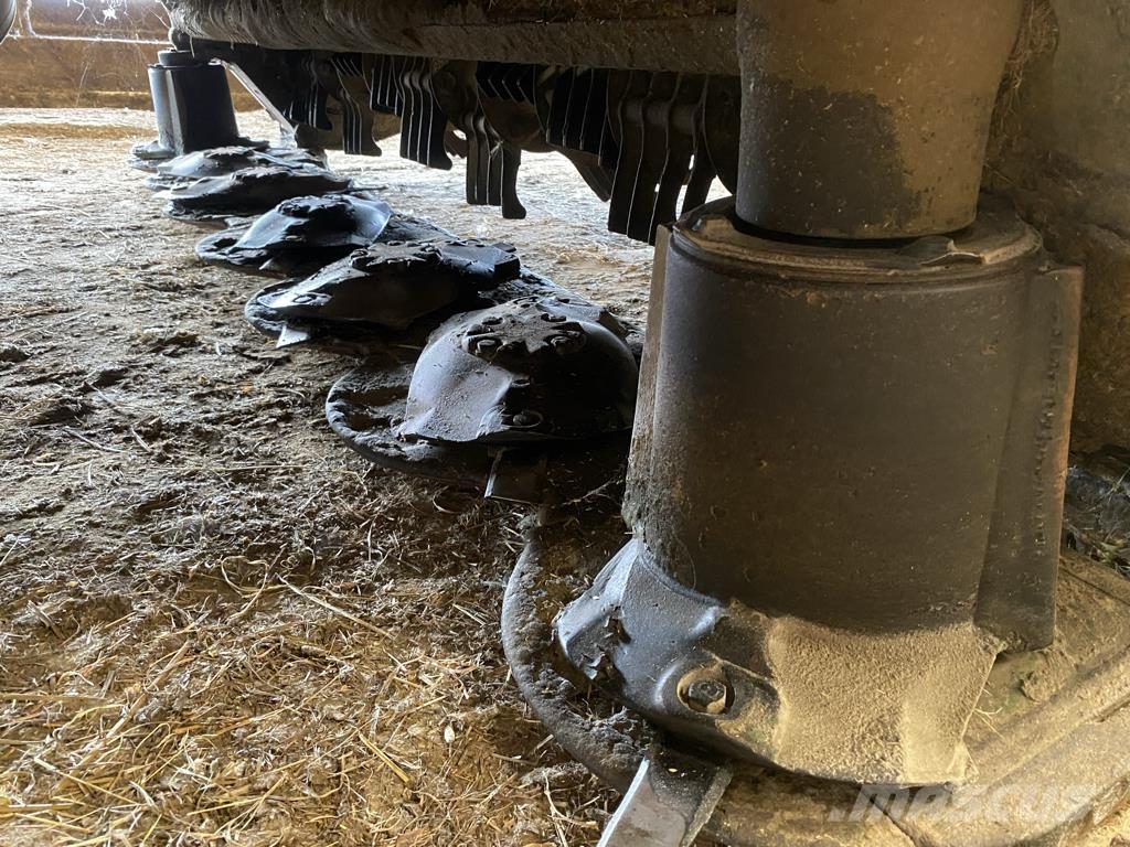 John Deere F 310 R Mounted and trailed mowers
