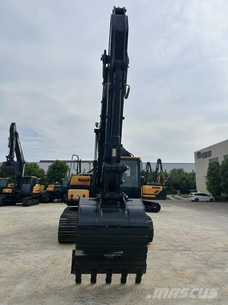 Hyundai HX 220 L Excavatoare pe șenile
