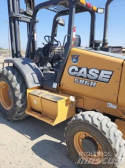 CASE 586H Masini de teren dificil