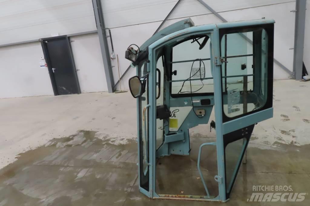 Yanmar Vio 75 Cabine si interior