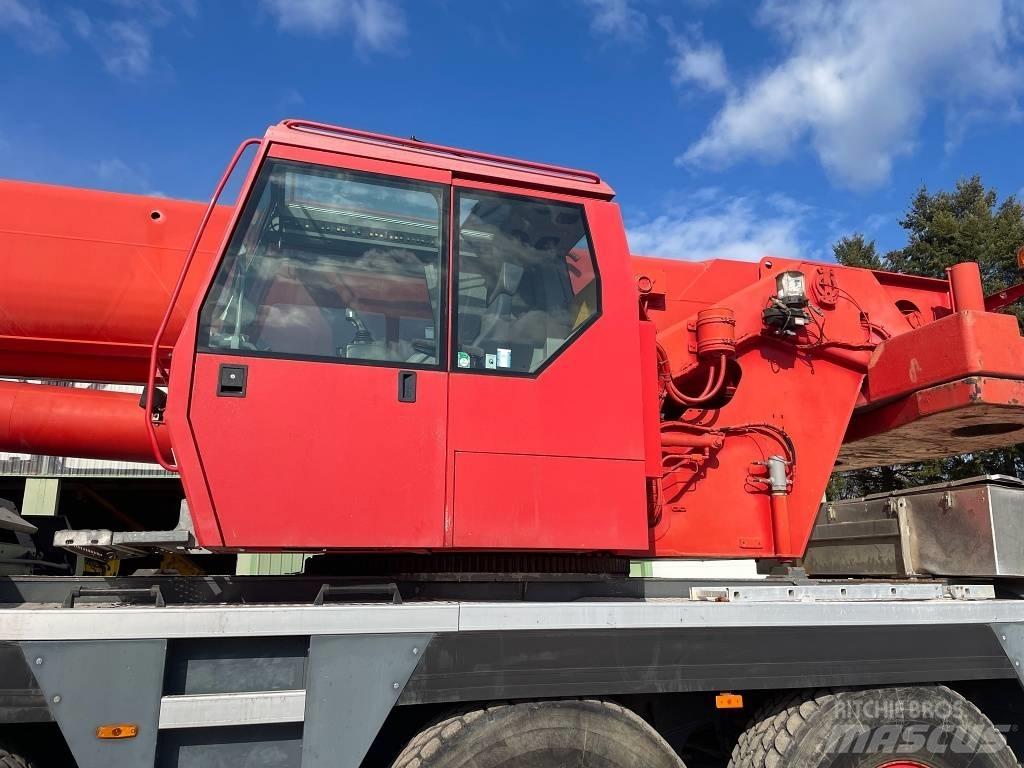 Liebherr LTM 1080-1 Macara pentru orice teren