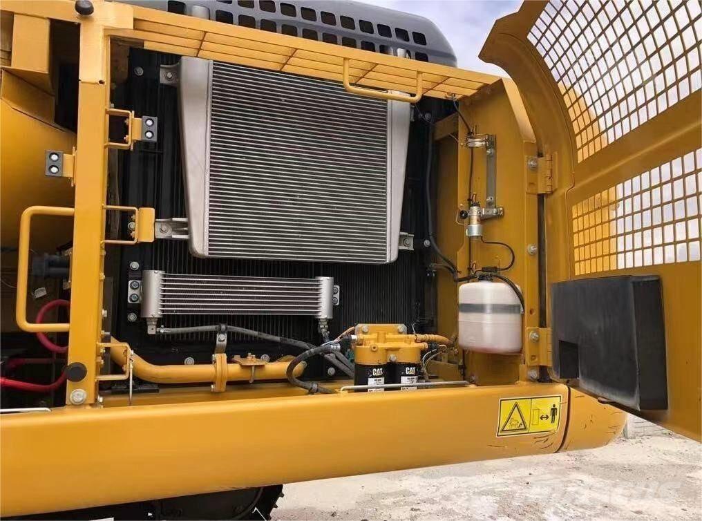 CAT 330D Excavatoare pe șenile

