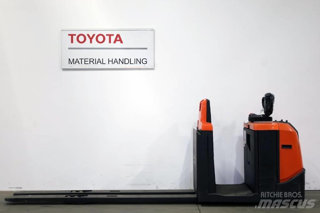 Toyota OSE 250 Stivuitoare de micã inaltime pentu logistica