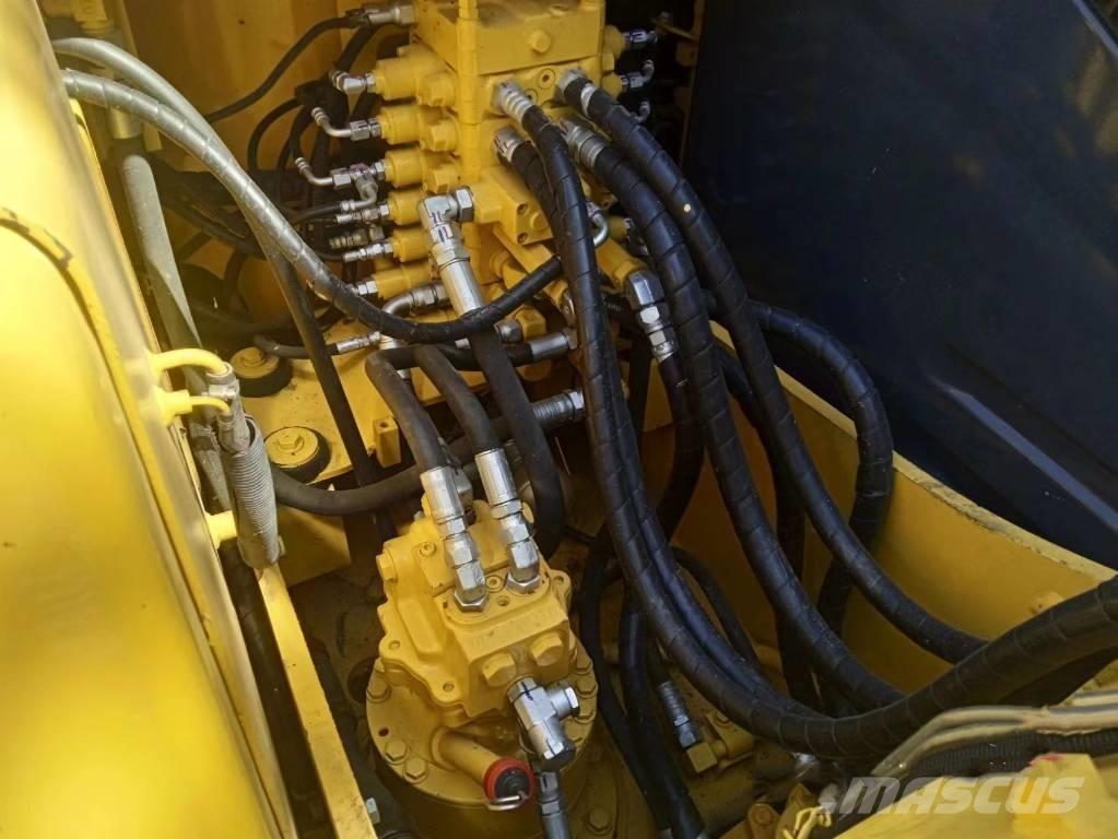 Komatsu PC130-7 Excavatoare pe șenile
