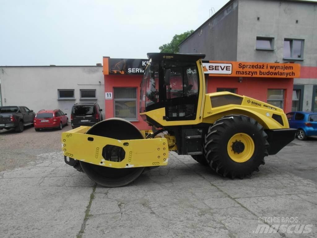 Bomag BW 213 DH-5 Compactoare monocilindrice