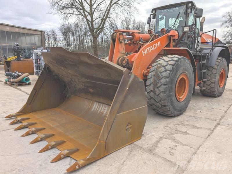 Hitachi ZW 330 Incarcator pe pneuri