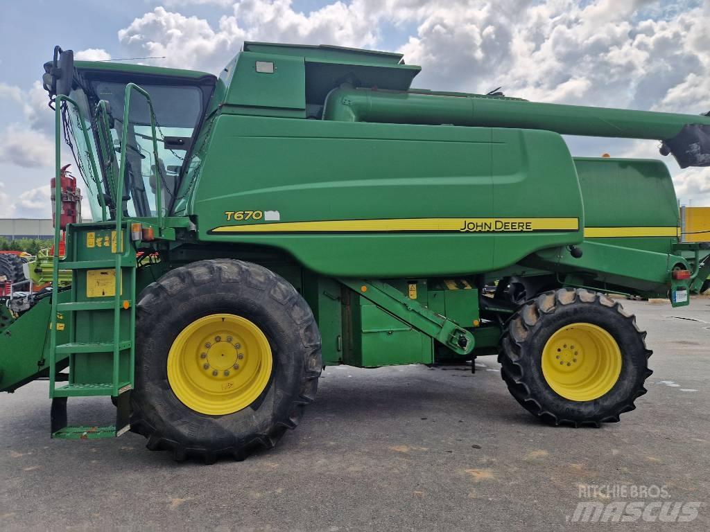 John Deere T670 Combine de secerat