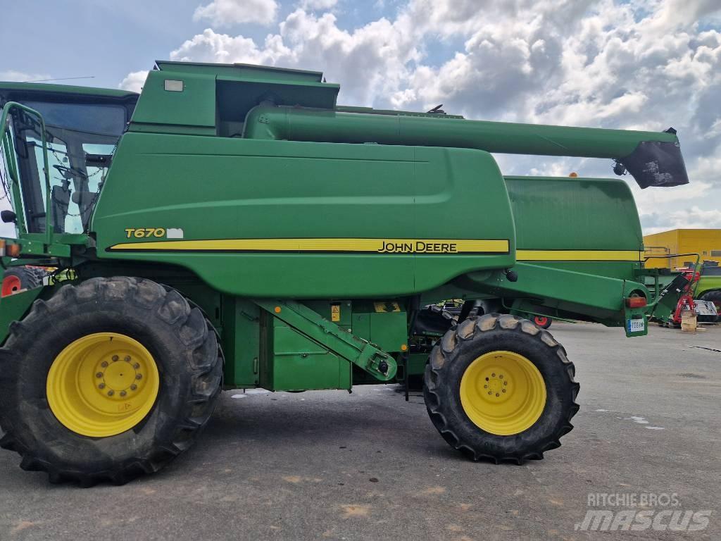 John Deere T670 Combine de secerat