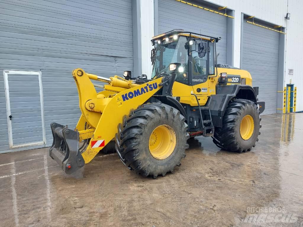 Komatsu WA320-8 Incarcator pe pneuri