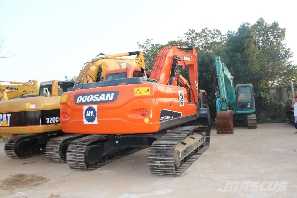 Doosan dx225 Excavatoare pe șenile
