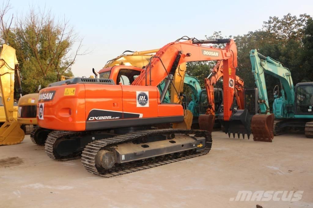 Doosan dx225 Excavatoare pe șenile
