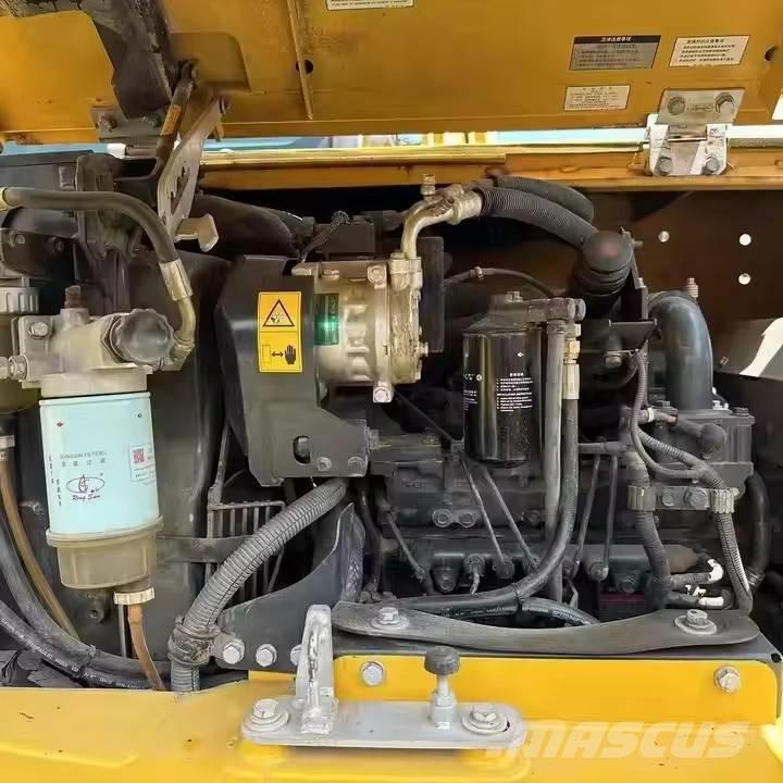 Komatsu PC 70 Excavatoare pe șenile
